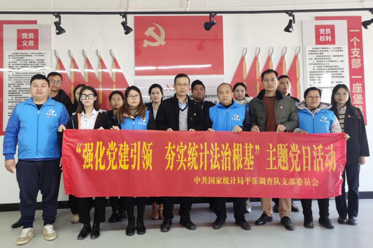 宪法宣传进企业，，，，，法治护航促发展.jpg